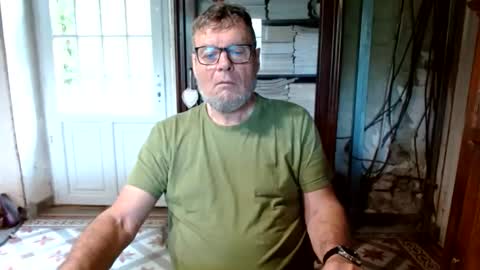 Snapshot of _123_voyeur_ chatting on 04/12/26, 10:09 _123_voyeur_ online show from 04/12/26, 10:09