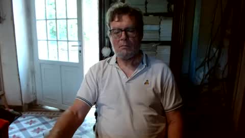 Snapshot of _123_voyeur_ chatting on 06/29/26, 10:48 _123_voyeur_ online show from 06/29/26, 10:48