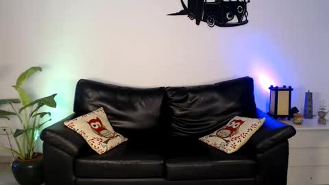 Snapshot of _89_mym_90_ chatting on 03/18/26, 05:05 Maia Martin online show from 03/18/26, 05:05