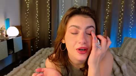 Willow online show from 12/15/25, 09:08