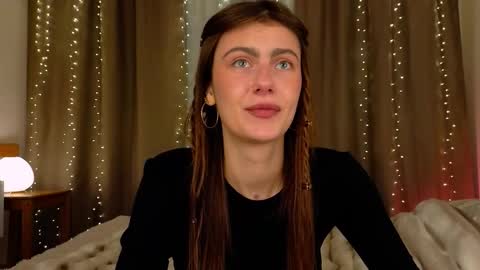 Snapshot of _a_n_n_y_ chatting on 01/06/26, 09:29 Willow online show from 01/06/26, 09:29