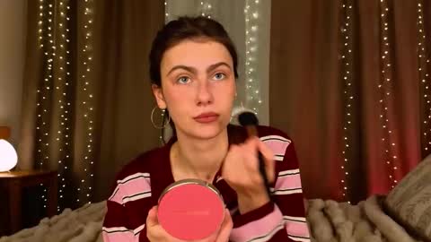 Snapshot of _a_n_n_y_ chatting on 01/10/26, 09:30 Willow online show from 01/10/26, 09:30