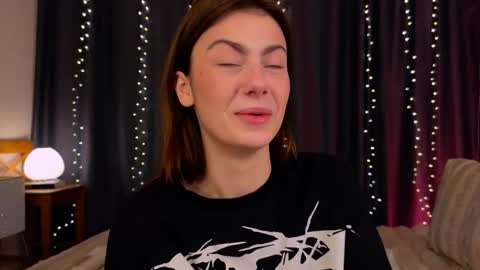 Snapshot of _a_n_n_y_ chatting on 02/07/26, 09:40 Willow online show from 02/07/26, 09:40