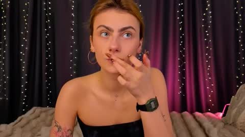 Snapshot of _a_n_n_y_ chatting on 03/12/26, 07:58 Willow online show from 03/12/26, 07:58