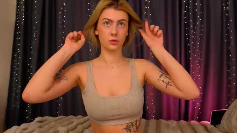 Snapshot of _a_n_n_y_ chatting on 03/17/26, 05:33 Willow online show from 03/17/26, 05:33