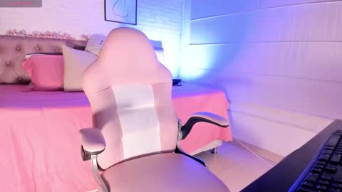 Aby online show from 11/25/25, 01:11