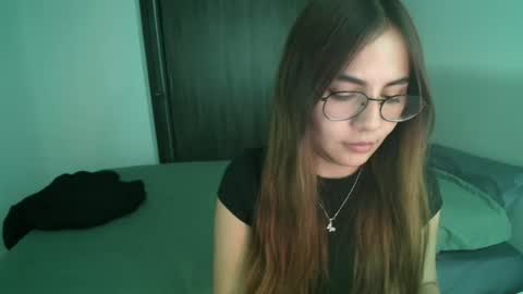 Snapshot of _abbyyyy_ chatting on 02/21/25, 05:20 abby 3 online show from 02/21/25, 05:20