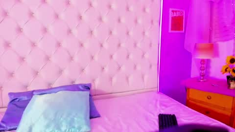 Abril  online show from 01/09/25, 07:40