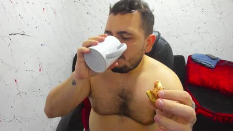     ----       online show from 02/25/25, 04:35