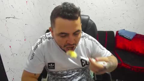     ----       online show from 03/09/25, 07:26