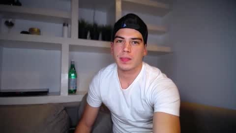 Snapshot of _aesthetic chatting on 02/04/26, 06:14 _aesthetic online show from 02/04/26, 06:14