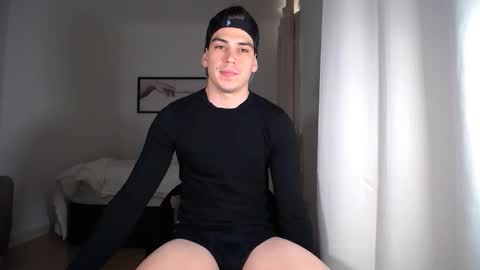 Snapshot of _aesthetic chatting on 03/31/26, 05:13 _aesthetic online show from 03/31/26, 05:13