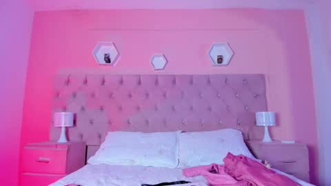 Snapshot of _agathaargent chatting on 12/30/24, 08:04 Agatha online show from 12/30/24, 08:04