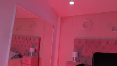 Snapshot of _agathaargent chatting on 03/06/26, 10:50 Agatha online show from 03/06/26, 10:50