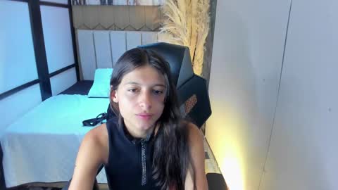 Snapshot of _agathaargent chatting on 03/13/26, 09:43 Agatha online show from 03/13/26, 09:43