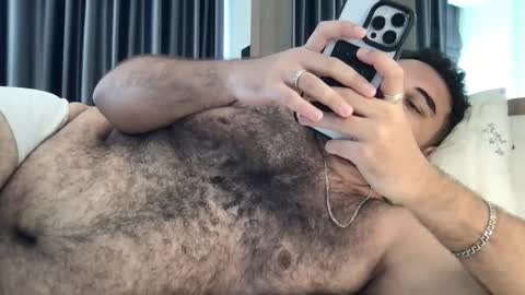 Snapshot of _alan_bear_ chatting on 12/22/25, 08:22 Alan online show from 12/22/25, 08:22