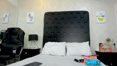 _alana_johnson online show from 05/01/26, 11:59