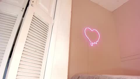 _aleja_x online show from 10/25/25, 11:40