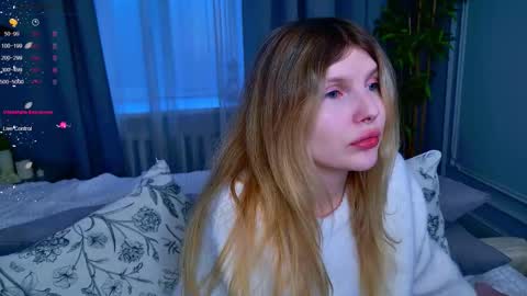 Snapshot of _aleksa chatting on 12/14/25, 06:52 Alexa online show from 12/14/25, 06:52