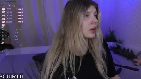 Snapshot of _aleksa chatting on 12/19/25, 09:49 Alexa online show from 12/19/25, 09:49