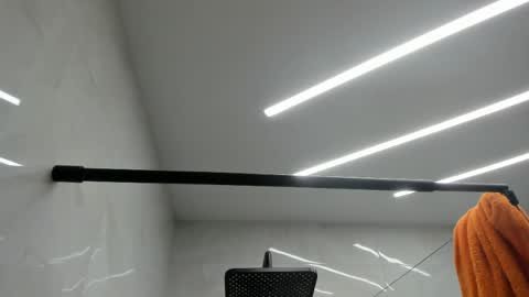 Snapshot of _alex_madrid_ chatting on 05/19/26, 04:24 Alex online show from 05/19/26, 04:24