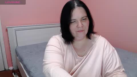 Snapshot of _alexandra_ray_ chatting on 10/04/25, 06:06 _alexandra_ray_ online show from 10/04/25, 06:06