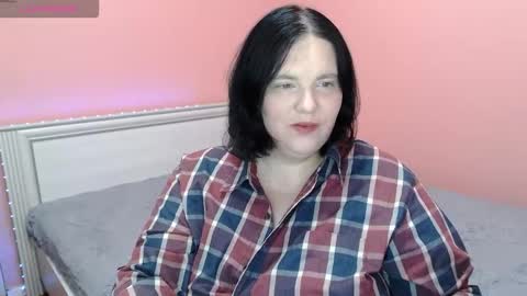 Snapshot of _alexandra_ray_ chatting on 10/07/25, 02:14 _alexandra_ray_ online show from 10/07/25, 02:14
