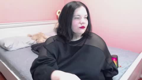 _alexandra_ray_ online show from 11/23/25, 12:16