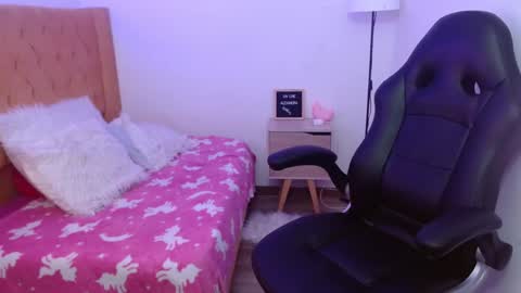 Alexandra online show from 02/07/25, 03:45