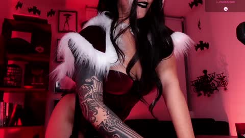 Snapshot of _alice_d chatting on 12/22/24, 11:52 Miss Alice My internet sucks these days see you soon online show from 12/22/24, 11:52