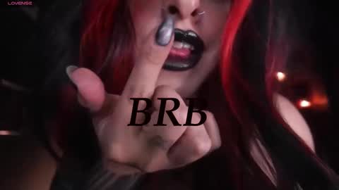 Snapshot of _alice_d chatting on 11/30/25, 10:58 Miss Alice My internet sucks these days see you soon online show from 11/30/25, 10:58