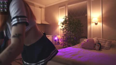 _alice_meyss_ online show from 11/22/25, 10:03