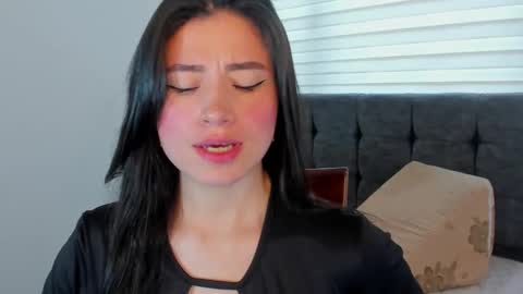 Snapshot of _aliice_1 chatting on 02/19/26, 04:03 Alice online show from 02/19/26, 04:03