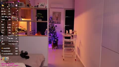 Snapshot of _alleyesonme chatting on 01/05/25, 04:27 Mia online show from 01/05/25, 04:27