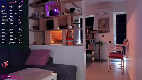 Snapshot of _alleyesonme chatting on 02/12/25, 12:33 Mia online show from 02/12/25, 12:33