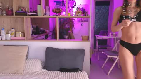 Snapshot of _alleyesonme chatting on 02/13/26, 04:03 Mia online show from 02/13/26, 04:03