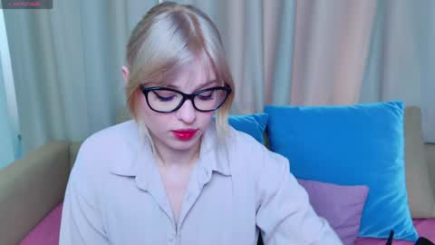 Snapshot of _allisson__ chatting on 05/07/26, 03:23 Alison online show from 05/07/26, 03:23