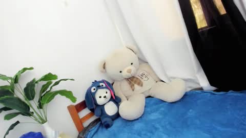 Snapshot of _althea69_ chatting on 12/04/25, 06:12 Thea online show from 12/04/25, 06:12