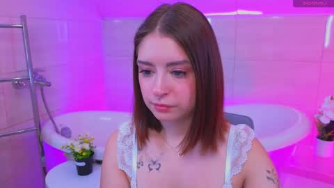 _amelia_shine_ online show from 10/04/25, 10:02