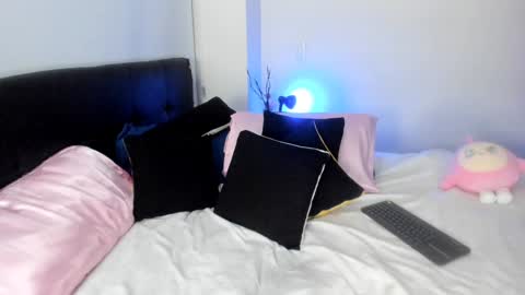 Snapshot of _amy___ chatting on 01/05/25, 12:09 Amy online show from 01/05/25, 12:09