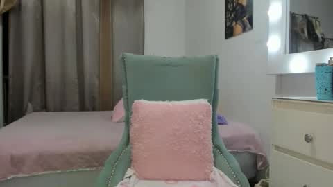 Analia online show from 04/21/26, 02:51