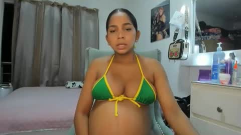 Snapshot of _analia chatting on 05/29/26, 12:52 Analia online show from 05/29/26, 12:52