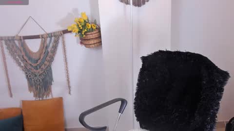 Snapshot of _anaruiz chatting on 09/17/25, 09:27 Ana Ruiz online show from 09/17/25, 09:27