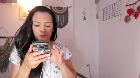 Snapshot of _anaruiz chatting on 02/27/26, 10:10 Ana Ruiz online show from 02/27/26, 10:10