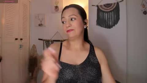 Snapshot of _anaruiz chatting on 03/16/26, 11:09 Ana Ruiz online show from 03/16/26, 11:09