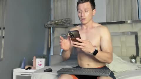 Snapshot of _andrewfalcon1 chatting on 12/03/24, 10:40 Andrew online show from 12/03/24, 10:40