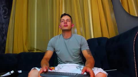 Snapshot of _angel_rivera chatting on 02/07/26, 01:20 Angel Rivera online show from 02/07/26, 01:20