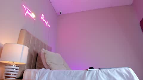 ngela  online show from 02/05/25, 11:55