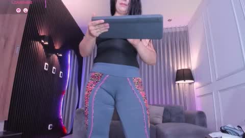 Ana online show from 09/15/25, 07:47