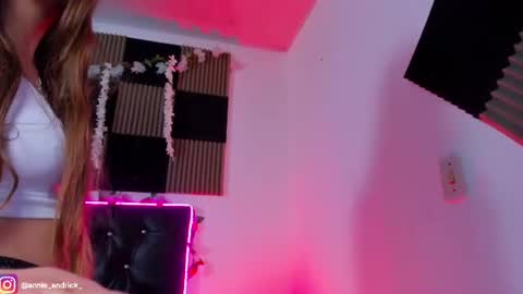 Annie Andrick online show from 06/19/26, 11:14